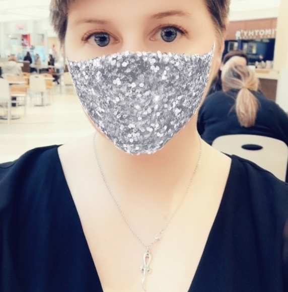 Meet your Posher, Hannah - Picture 1 of 1